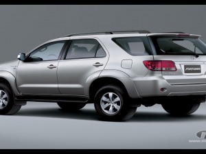 Toyota Fortuner 2012 Rear view